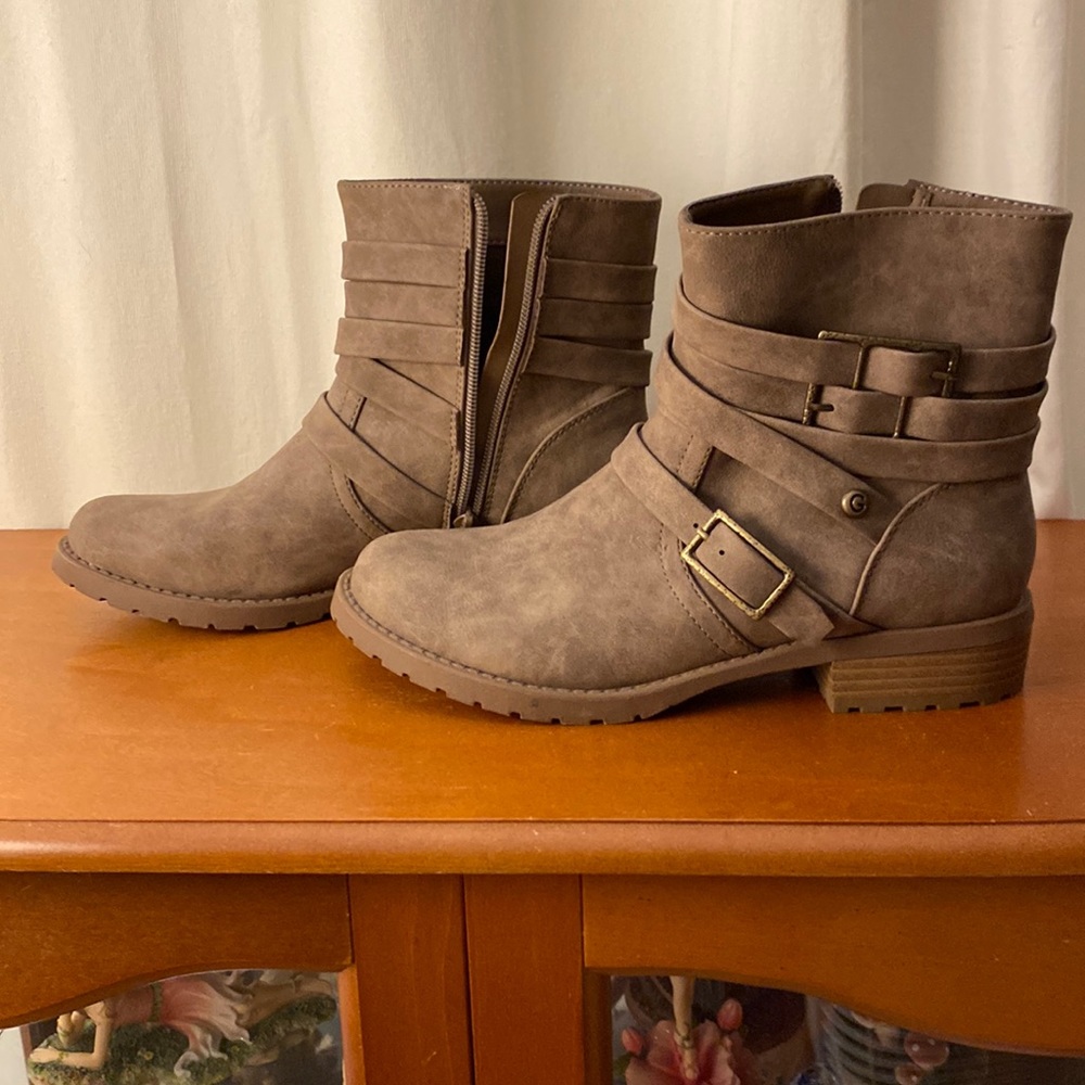G by Guess size 7M tan boots